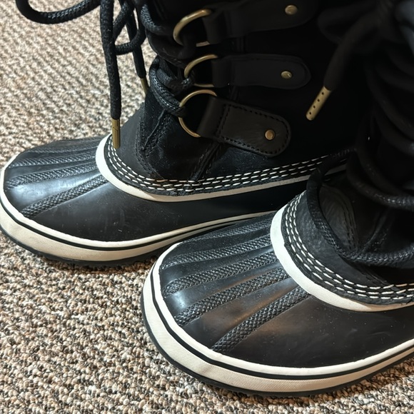 Women's Sorel Boots Excellent Condition - Picture 4 of 5